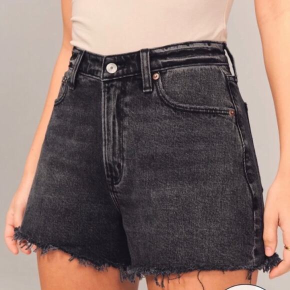 Abercrombie & Fitch Curve Love 90s Relaxed High Rise Cutoff Short Black sz 27/4 - Picture 3 of 10